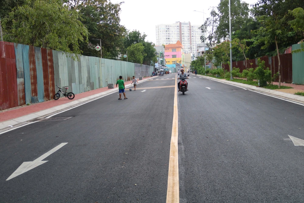 Sở GTVT TP yêu cầu hoàn thiện hệ thống báo hiệu đường bộ.