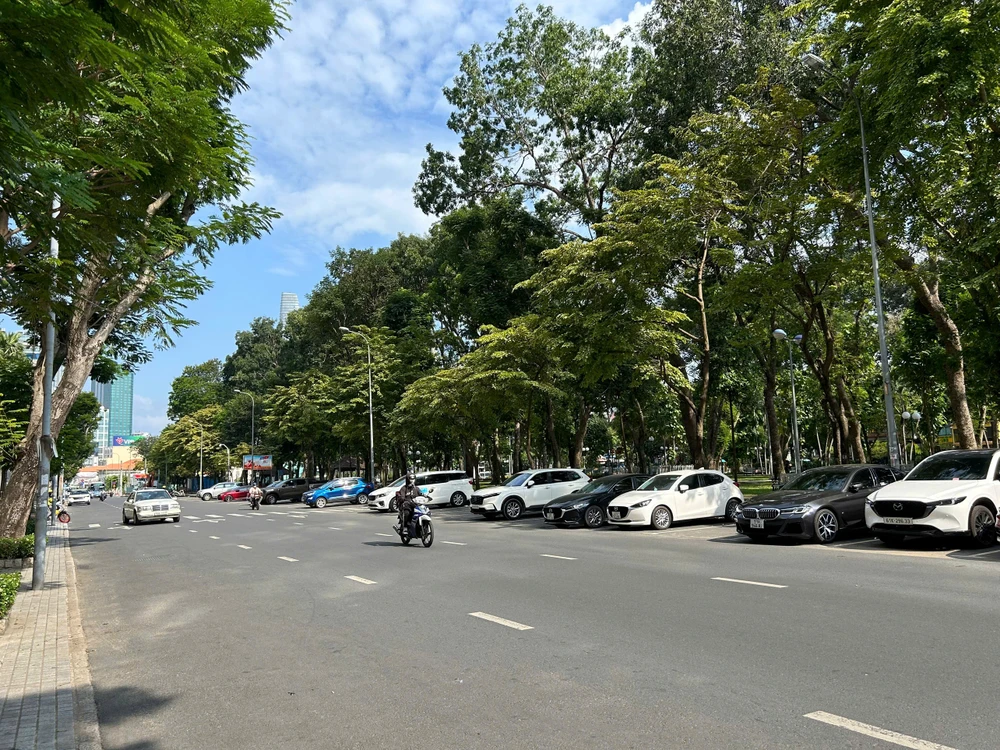 thu phí đỗ xe ô tô