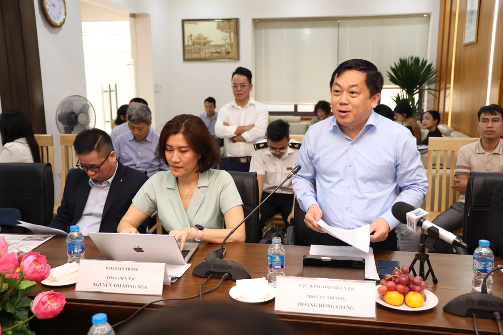 phát triển cảng xanh