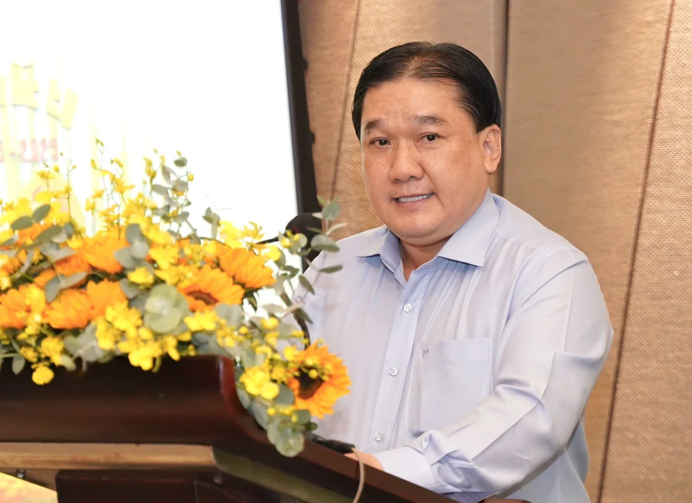 đường hoa nguyễn huệ