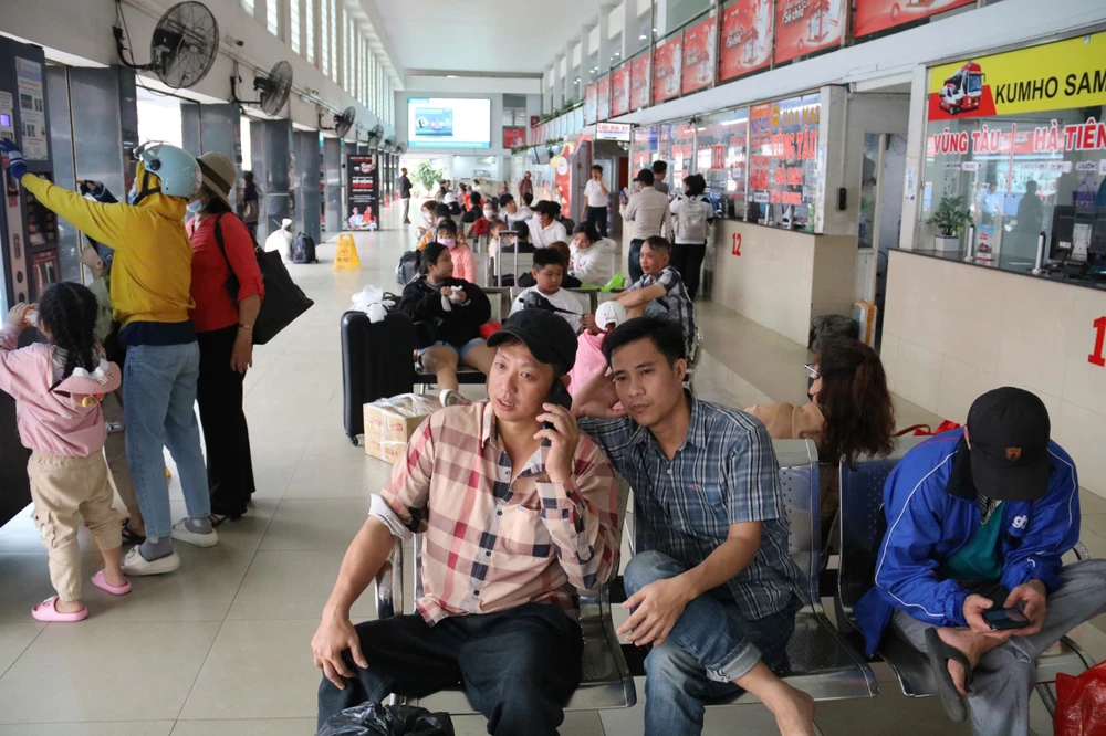 bến xe miền tây