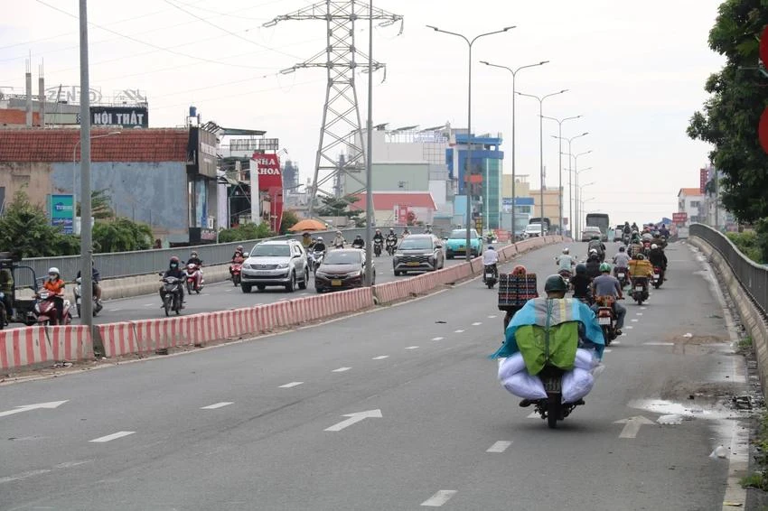 bàn giao mặt bằng