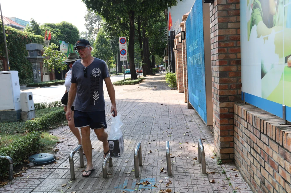 thanh chắn xe máy