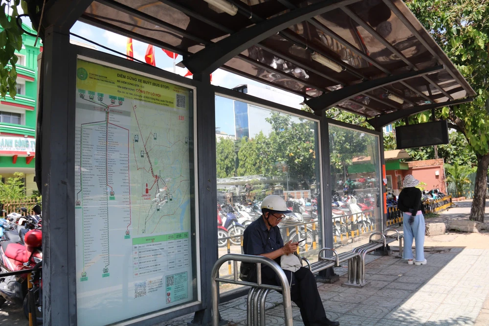 nha-cho-xe-buyt-12.jpg