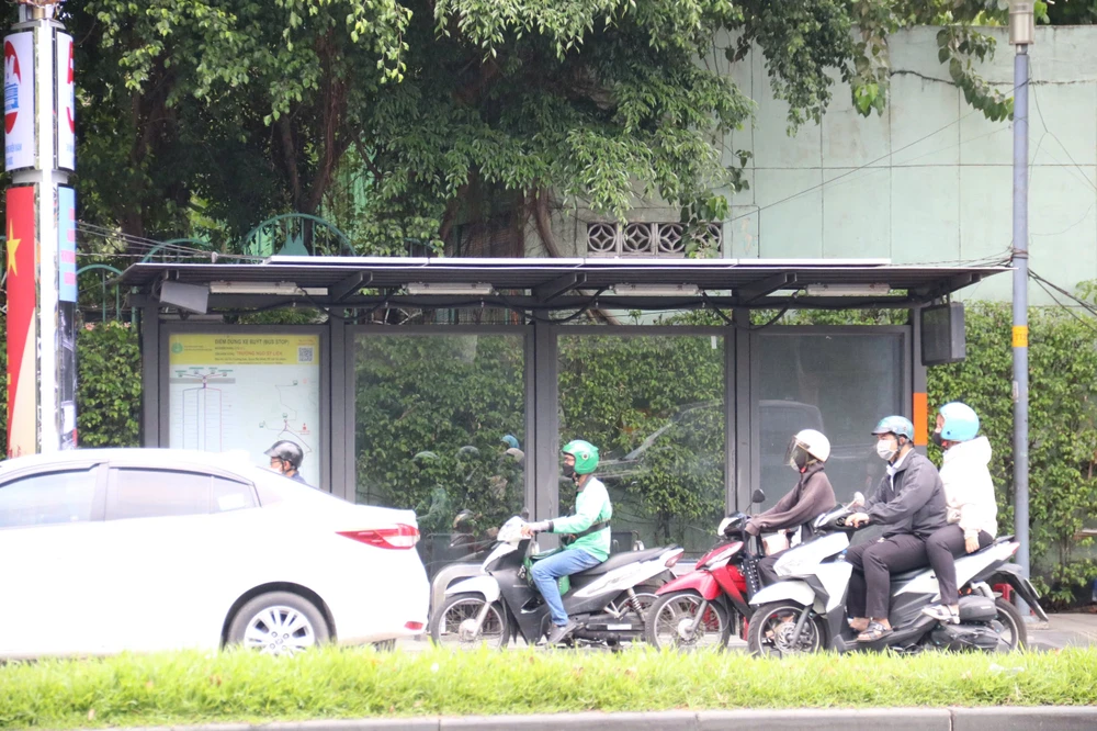 nha-cho-xe-buyt-17.jpg