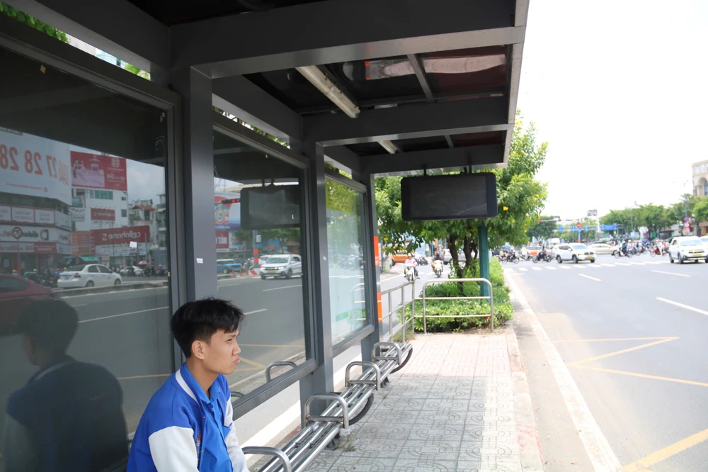 nha-cho-xe-buyt-23.jpg