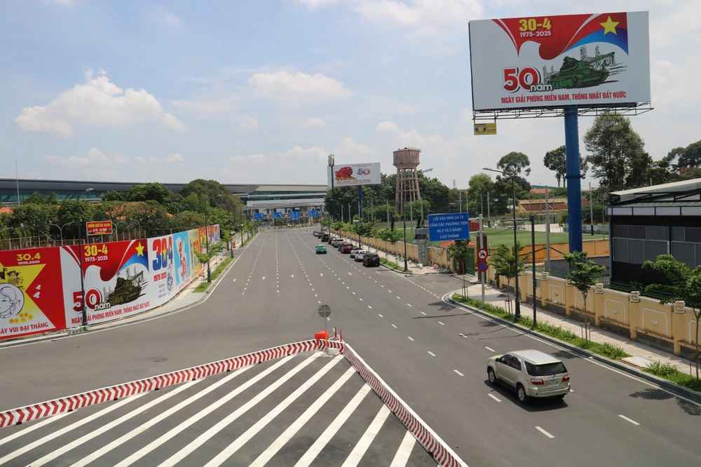 Đoạn đường vào nhà ga T3 cấm xe máy lưu thông.