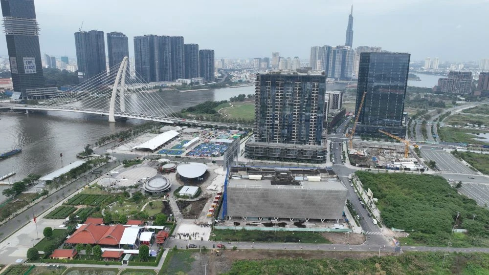 Trung tâm triển lãm quy hoạch TP.HCM tọa lạc tại khu đô thị mới Thủ Thiêm.