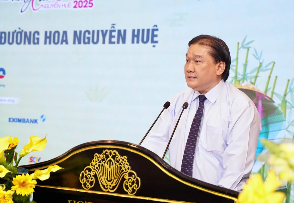 Đường hoa nguyễn huệ