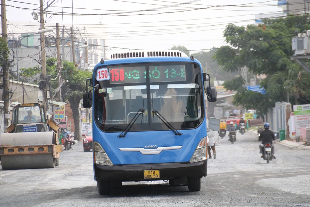 Từ 1-8, hàng loạt tuyến xe buýt được điều chỉnh lộ trình.