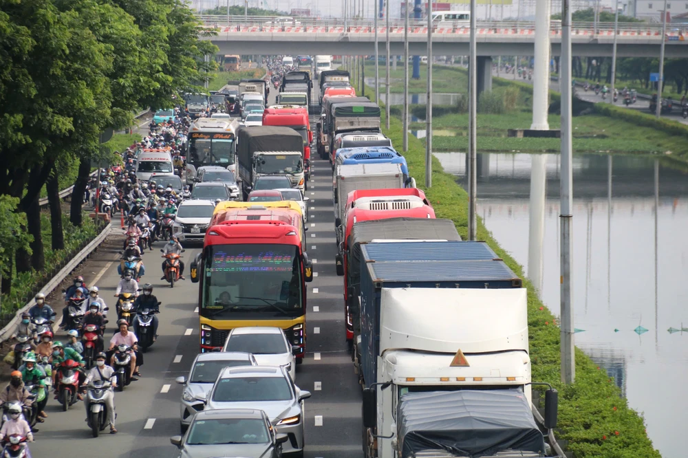 bến xe miền tây