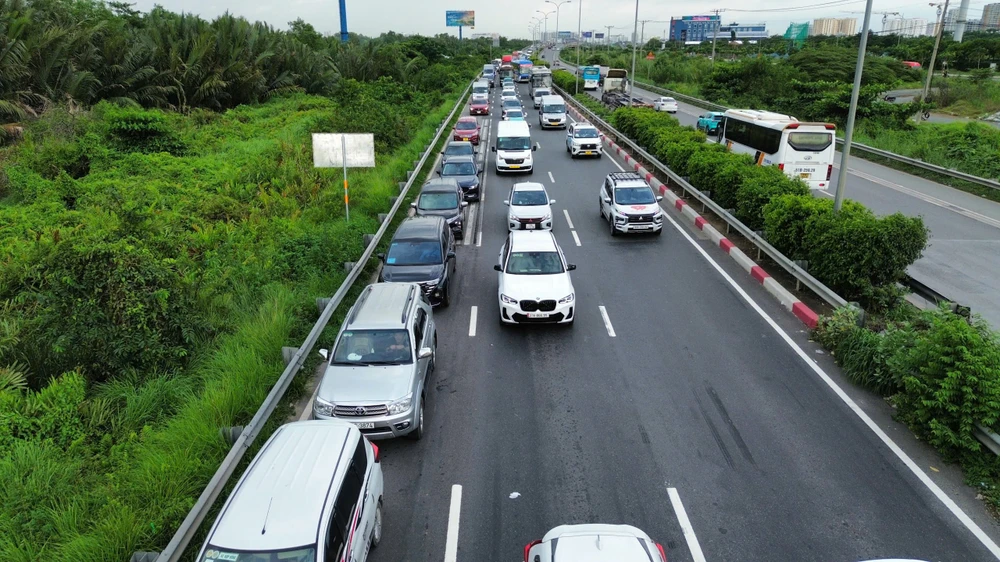 sân bay long thành