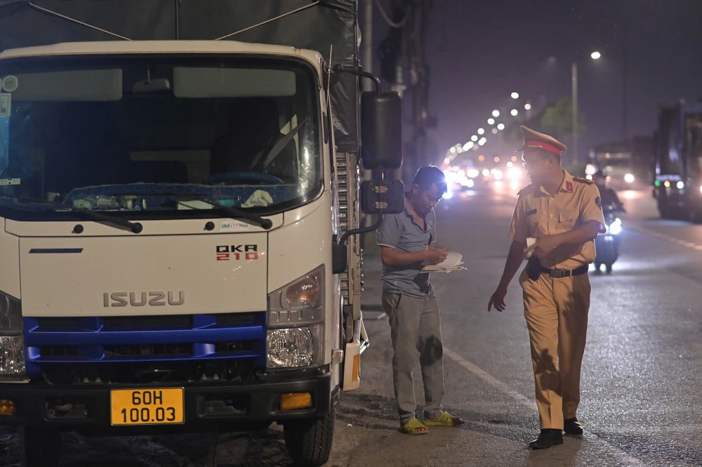 CSGT thường xuyên ra quân kiểm tra các phương tiện.