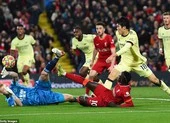 Hàng công tỏa sáng, Liverpool cắt đứt chuỗi 10 trận bất bại của Arsenal