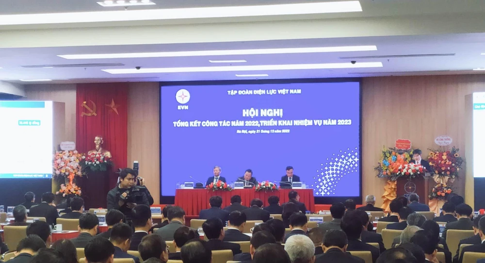 Hội nghị tổng kết năm 2022 của EVN được diễn ra đúng dịp kỉ niệm 68 năm ngày truyền thống Điện lực Việt Nam 21/12. Ảnh: TP