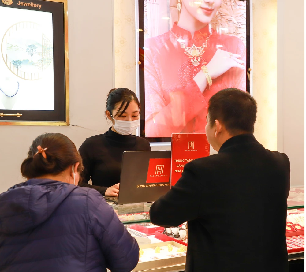 Đại diện vàng bạc Bảo tín Mạnh Hải cho biết sẽ mở cửa ngày Vía thần tài từ 6 giờ sáng và tiếp đón đến vị khách cuối cùng trong ngày.