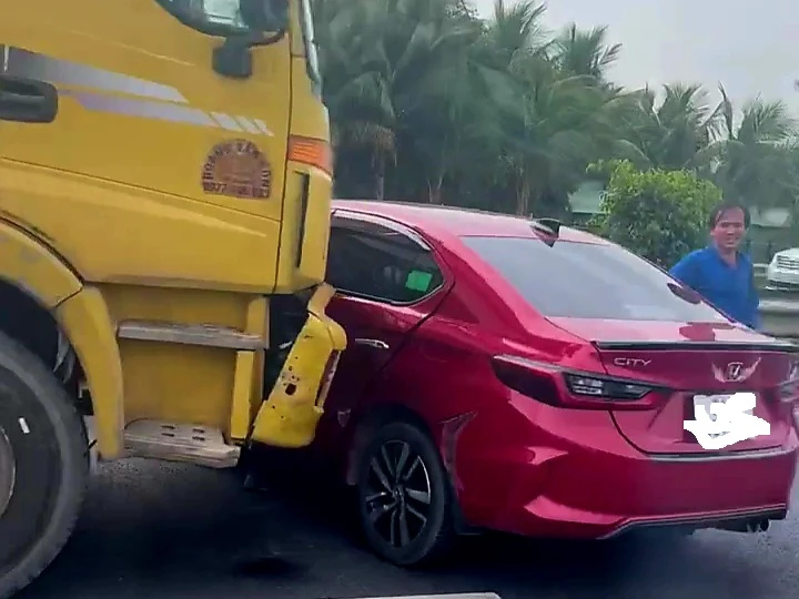 Hiện trường vụ tai nạn tại km24. Ảnh: KIM HƯỚNG