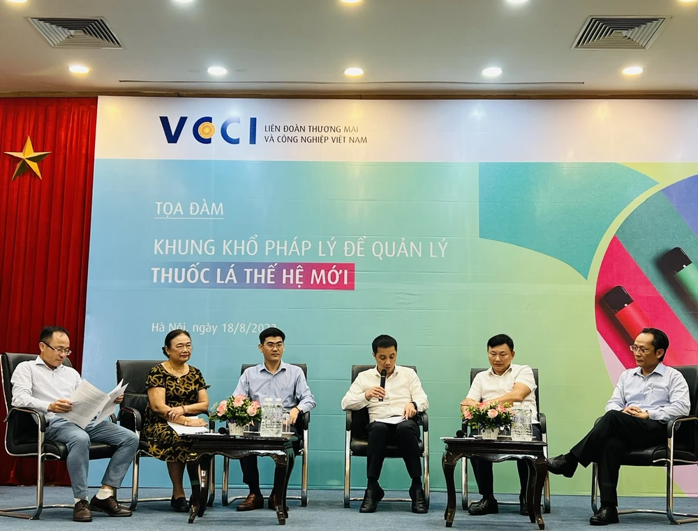 Các chuyên gia tại tọa đàm. Ảnh: THANH TÚ