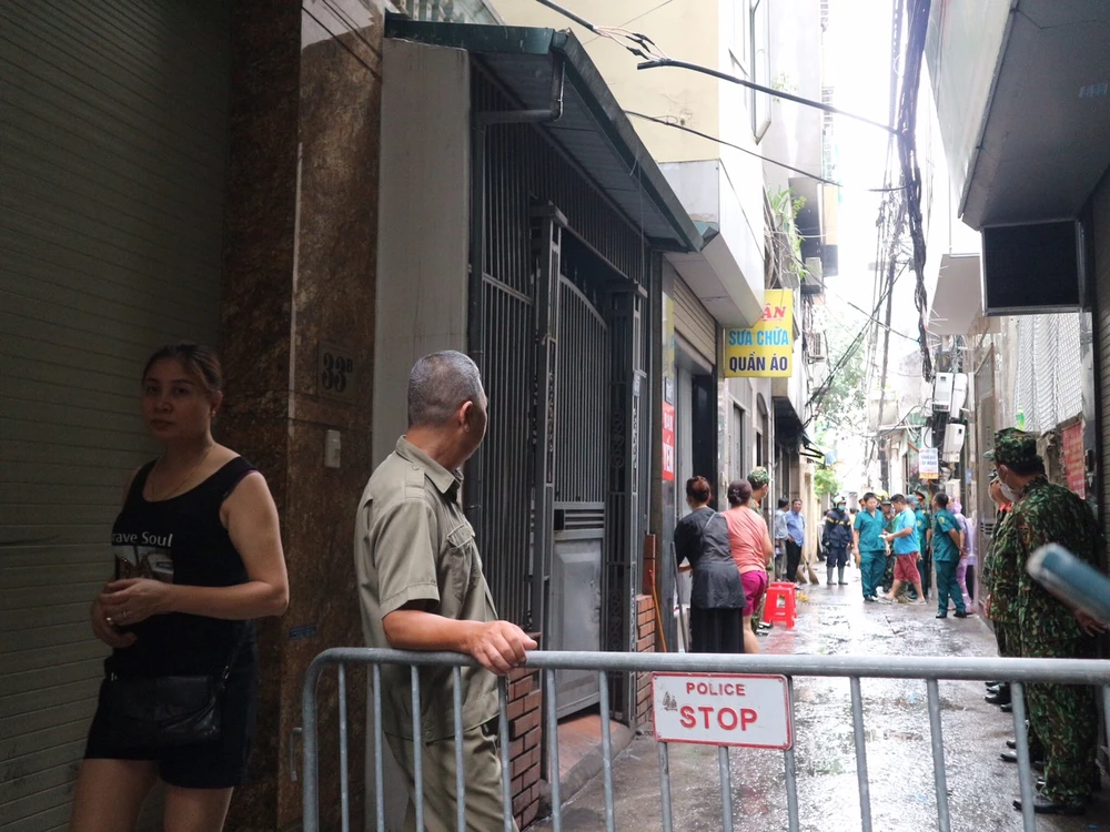 Hiện trường vụ cháy đang bị phong tỏa. Hiện trường vụ cháy đang bị phong tỏa.