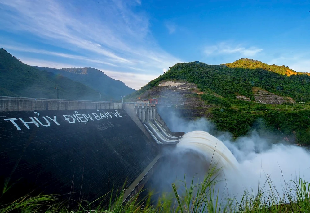 EVNGENCO1 hoàn thành vượt kế hoạch tháng 8, vận hành an toàn hệ thống điện.jpeg