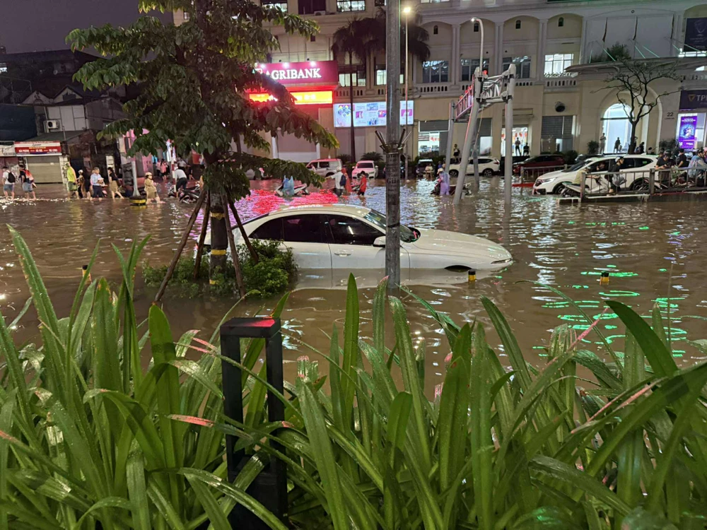 Ngập sâu ở Hà Nội