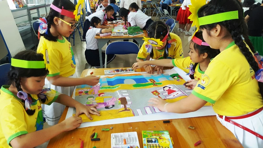 Giao lưu kỹ năng an toàn giao thông học đường ảnh 1