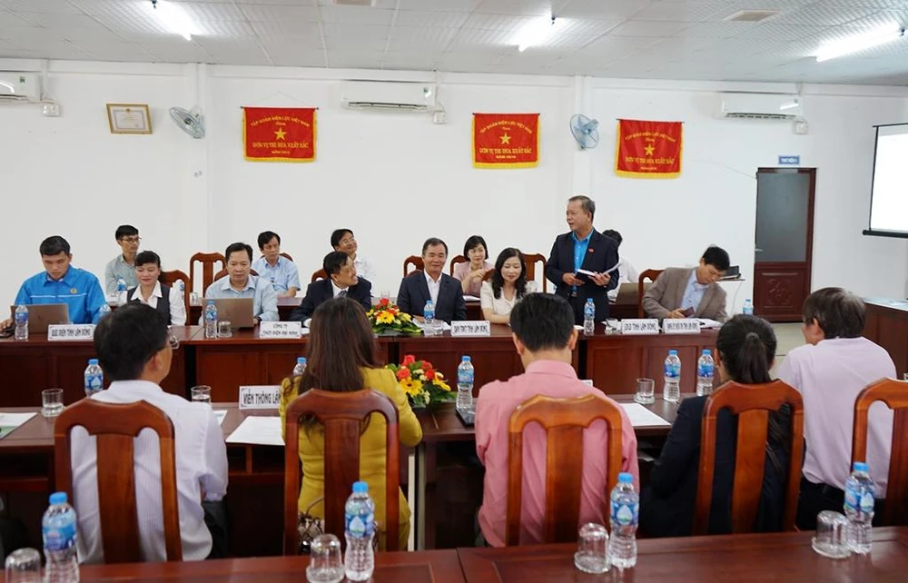 Ông Hoàng Liên – Chủ tịch Liên đoàn Lao động tỉnh phát biểu chỉ đạo hội nghị