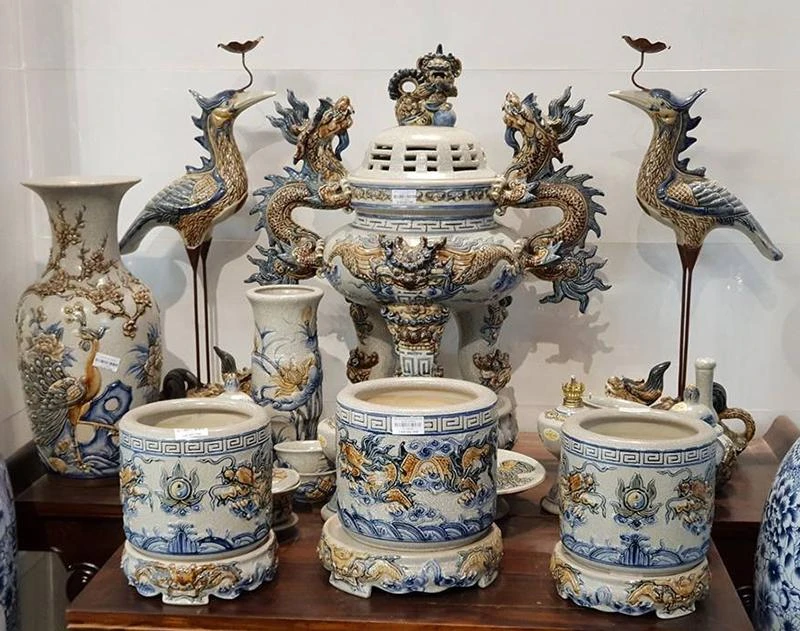 Đồ thờ Việt đã và đang được đa dạng hóa và dần khẳng định được chất lượng của mình. Đồ thờ Việt đã và đang được đa dạng hóa và dần khẳng định được chất lượng của mình.