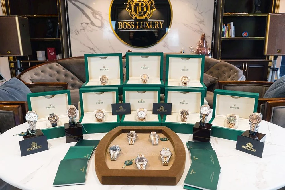 Các mẫu đồng hồ Rolex trưng bày tại Boss Luxury