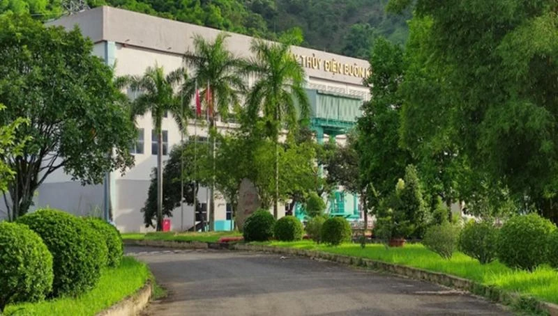 Một góc quang cảnh tại Nhà máy Thủy điện Buôn Kuốp do công ty quản lý vận hành
