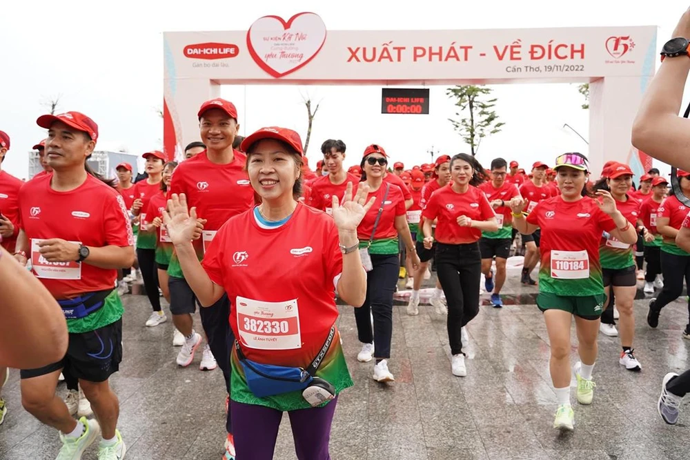 Mọi người cùng tham gia đi bộ/chạy tại Cần Thơ