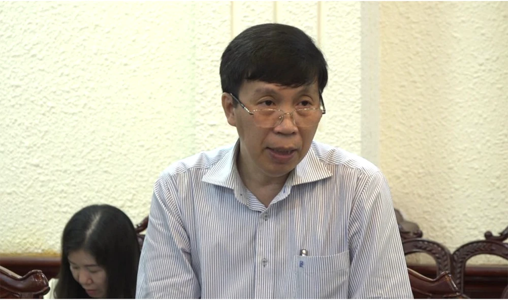 Ông Nguyễn Hồng Ngọc, Phó Vụ trưởng Vụ xã hội, Văn phòng Quốc hội phát biểu tại hội thảo