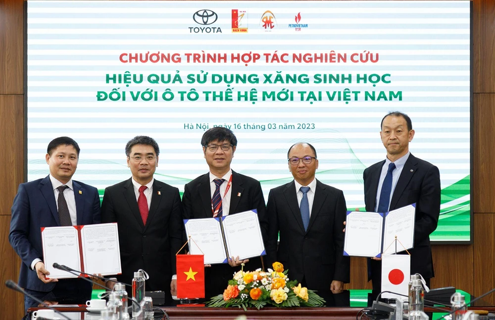 Chương trình hợp tác nghiên cứu hiệu quả sử dụng xăng sinh học đối với ô tô mới tại Việt Nam.