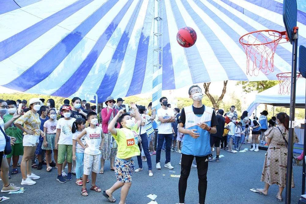 Trò chơi bóng rổ.