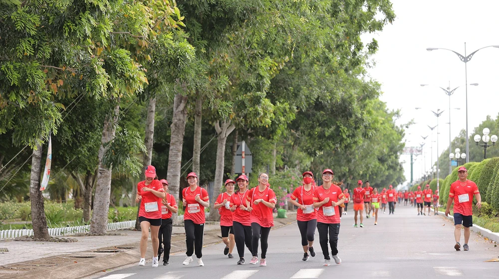 Đông đảo thành viên nhiệt tình tham gia sự kiện kết nối Dai-ichi Life - Cung Đường Yêu Thương 2023.