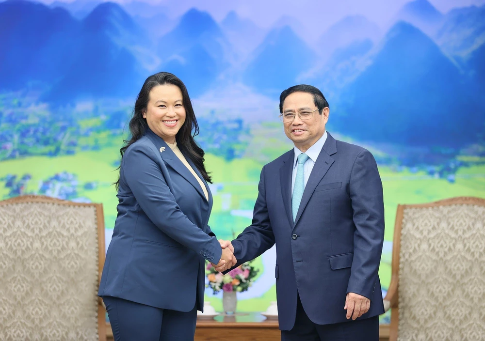 Thủ tướng Chính phủ Phạm Minh Chính tiếp đoàn quan chức và doanh nghiệp bang California, Hoa Kỳ do Thị trưởng thành phố Oakland Sheng Thao dẫn đầu. Ảnh: Nhật Bắc