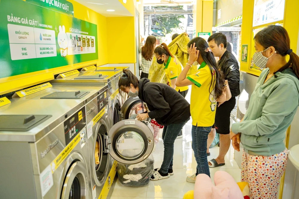 Máy móc hiện đại đáp ứng đa dạng nhu cầu của người tiêu dùng.