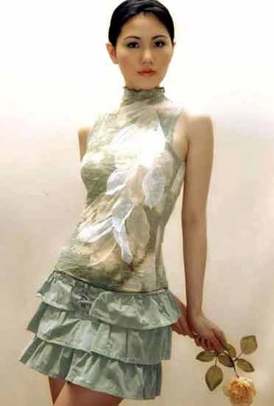 5. Trong chương trình Duyên dáng Việt Nam cách đây đã lâu, MC Trịnh Trân Chân vì hồi hộp đã nói rằng: “Xin chào mừng quý vị đến với chương trình Dan díu Việt Nam” khiến khán giả cười ồ.