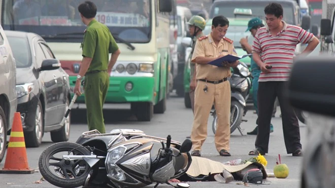 Cơ quan chức năng đang điều tra nguyên nhân vụ tai nạn.