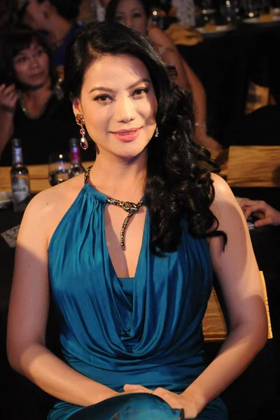 Đang chạy đua với áp lực thời gian của đoàn phim, nữ nghệ sĩ một con vẫn rạng ngời khi tham dự sự kiện. NTK-3778-Copy-3241-1389230775.jpg