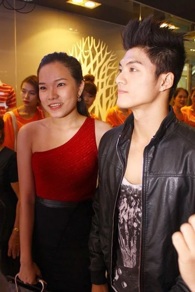 Lâm Vinh Hải nhiều lần công khai xuất hiện cùng vợ.