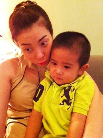 Con trai kháu khỉnh của họ.