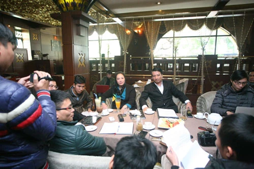 “Kiều nữ Hải Dương” khóc nức nở khi gặp mặt báo chí ảnh 1