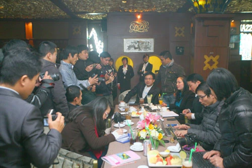 “Kiều nữ Hải Dương” khóc nức nở khi gặp mặt báo chí ảnh 2