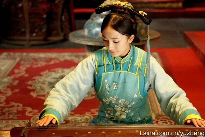 Dương Mịch say mê gảy đàn trongCung tỏa tâm ngọc.