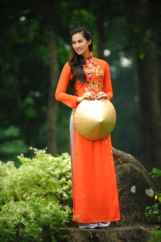 Vương Thu Phương đẹp mặn mà với áo dài ảnh 12