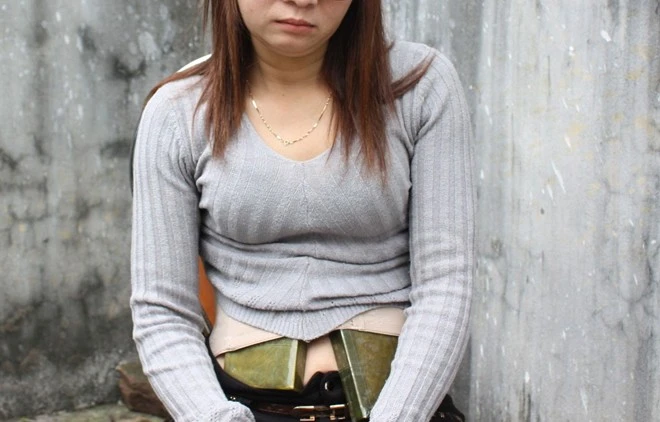 Ma túy giấu bên trong bụng một nữ giới.