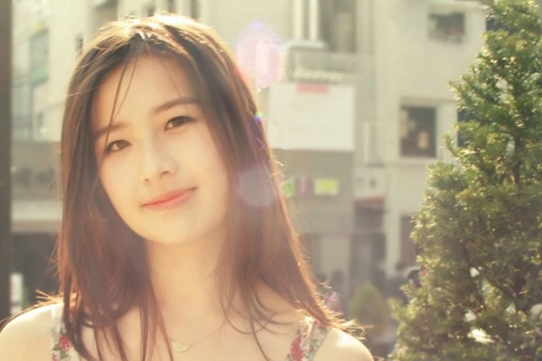 Cô xuất hiện trên tạp chí truyền hình Glance.