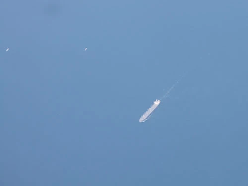 Tìm kiếm máy bay Malaysia mất tích: Đang ăn cơm…. bay liền để ứng cứu ảnh 3