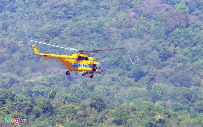 Máy bay Việt Nam tham gia tìm kiếm máy bay nghi mất tích. Ảnh: Trường Nguyên.